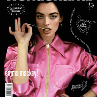 Модель: Emma Mackey