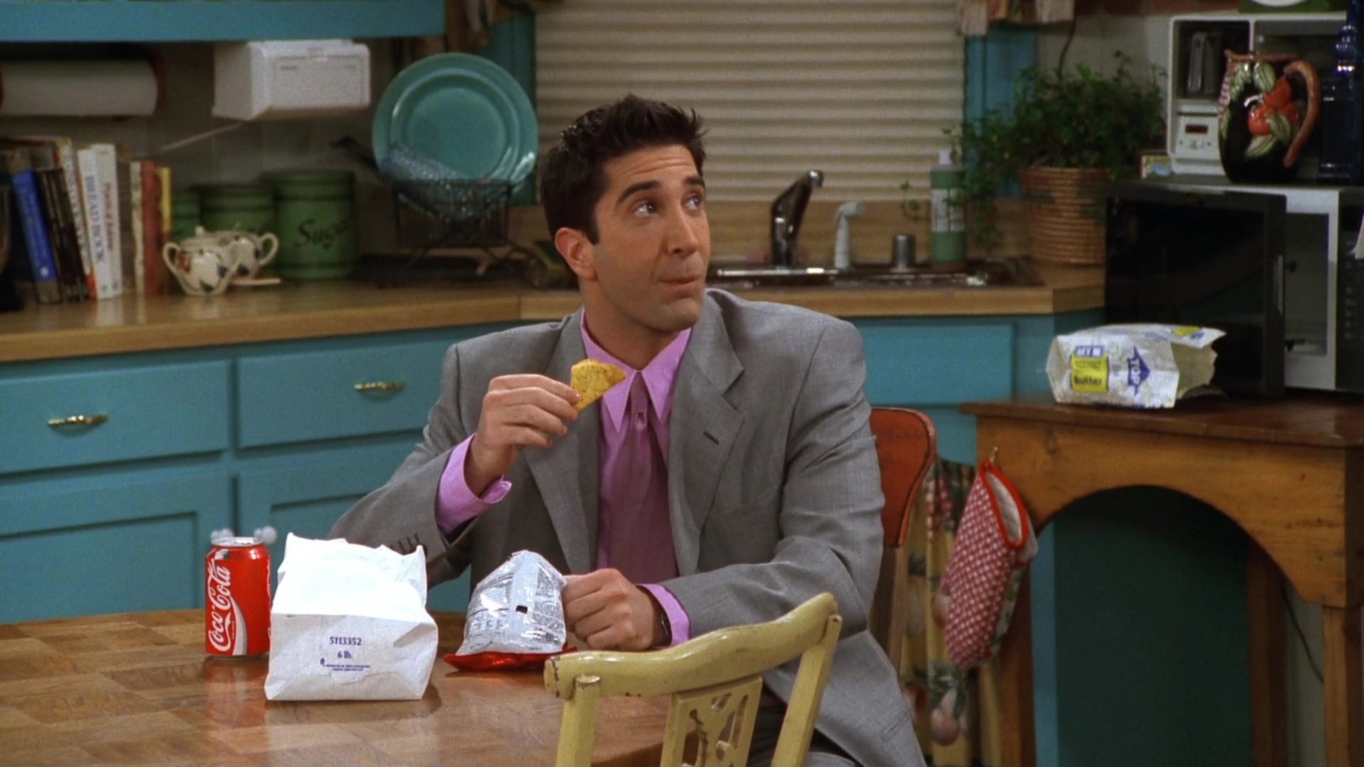 Реклама Coca-Cola в сериале Friends (s03e22)